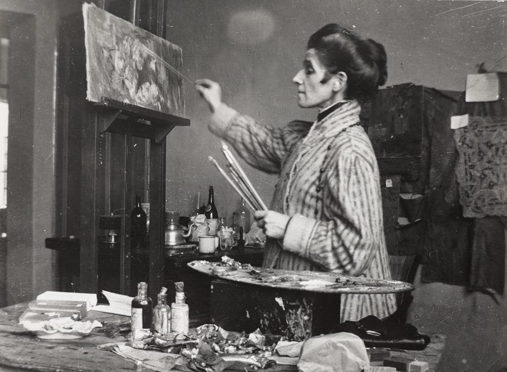 Olga Boznańska w pracowni w Krakowie, ok. 1920 roku, źródło: Muzeum Narodowe w Warszawie