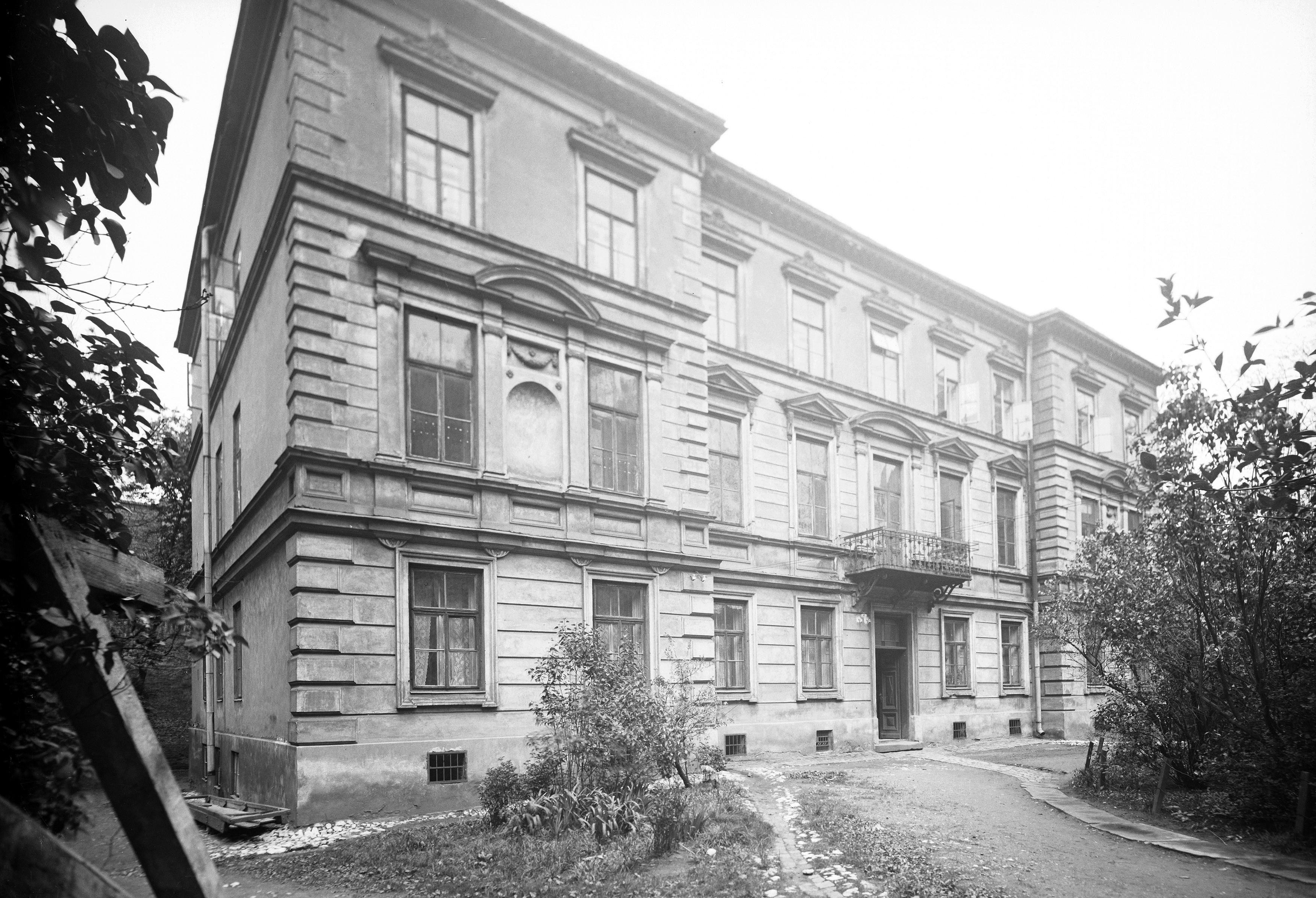 Pałac Pareńskich przy ulicy Wielopole 4 w Krakowie, 1930 rok, źródło: Narodowe Archiwum Cyfrowe
