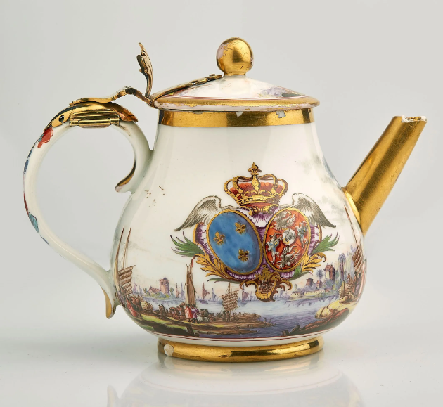 „Dzbanuszek do herbaty i czekolady serwisu Marii Leszczyńskiej (1703-1768)”, źródło: Boscher