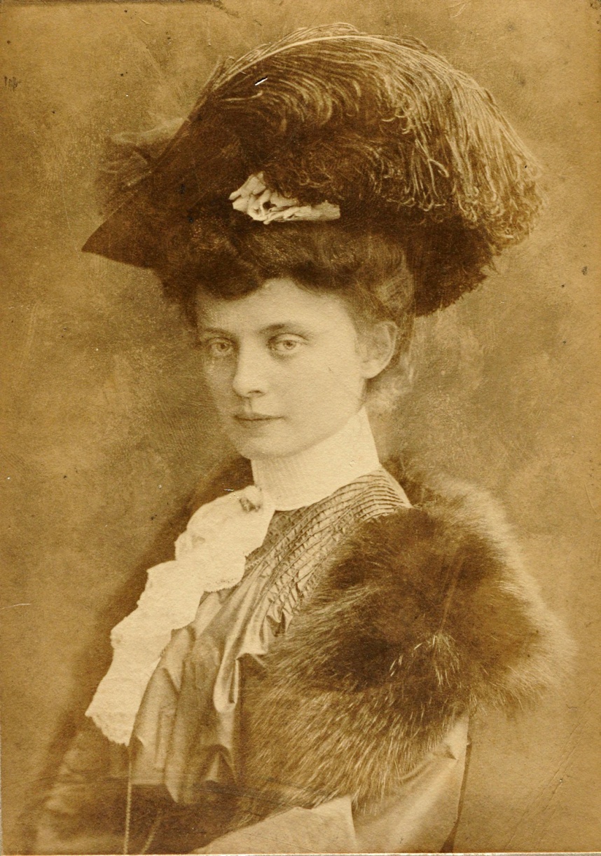 Jadwiga Małachowska z d. Younga de Lenie, żona artysty, fotografia ok. 1902 roku, źródło: kolekcja prywatna