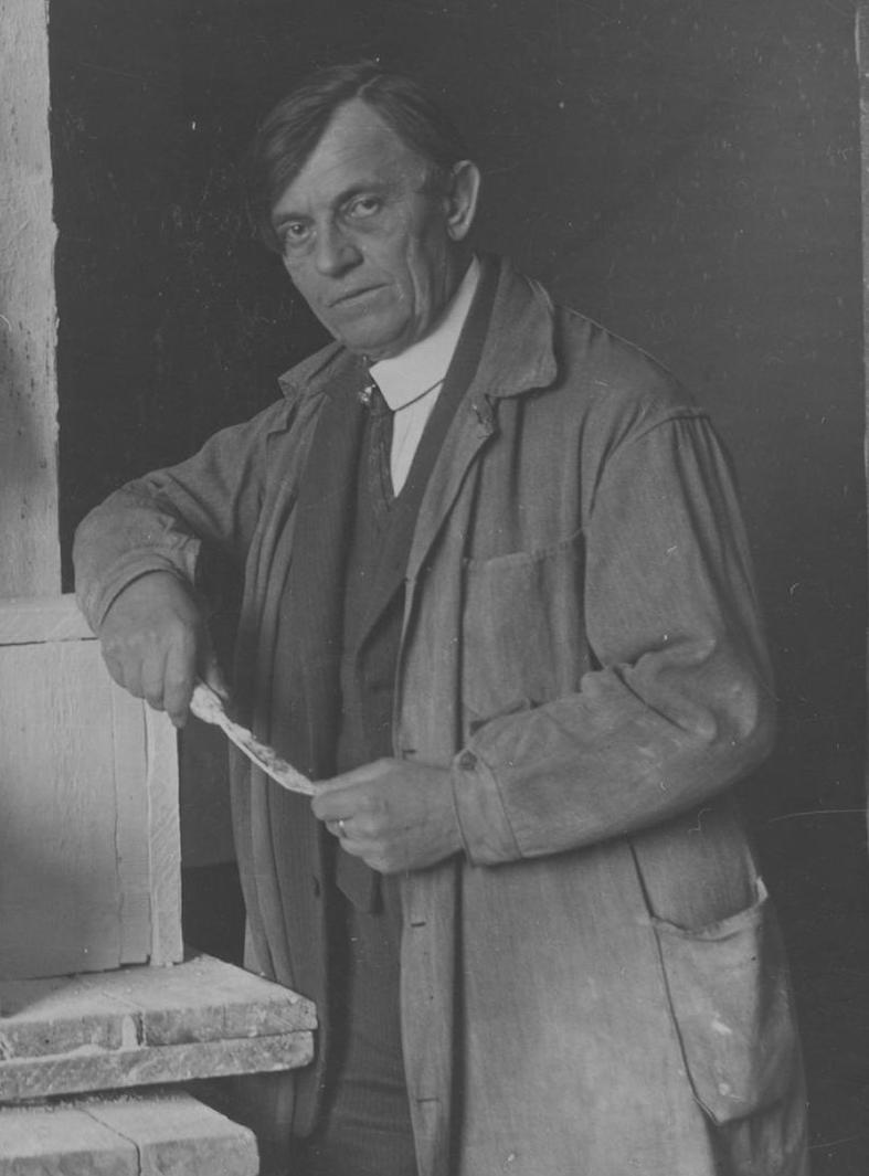 Jan Raszka w pracowni, 1932 rok, źródło: NAC