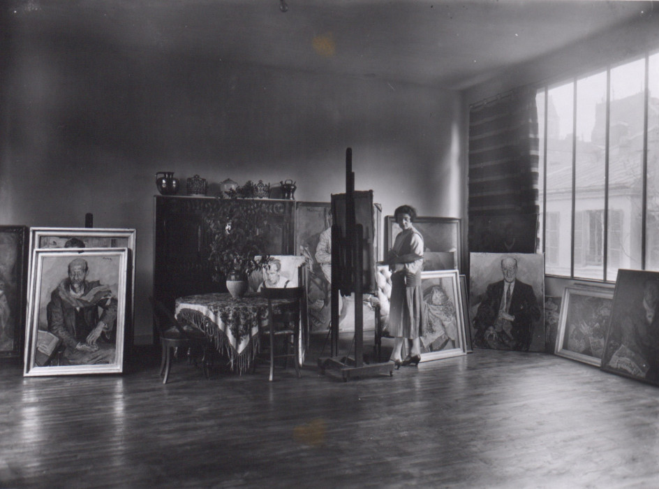 Mela Muter w pracowni paryskiej, ok. 1930 roku, źródło: Archiwum Emigracji i Muzeum Uniwersyteckie w Toruniu