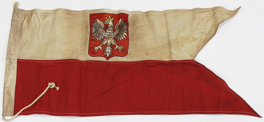 "Bandera Polskiej Marynarki Wojennej z czasów II Wojny Światowej", źródło: Lockdales Auctioneers