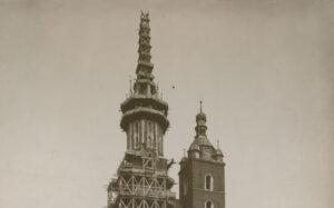 Krakowskim szlakiem: remont wieży Mariackiej