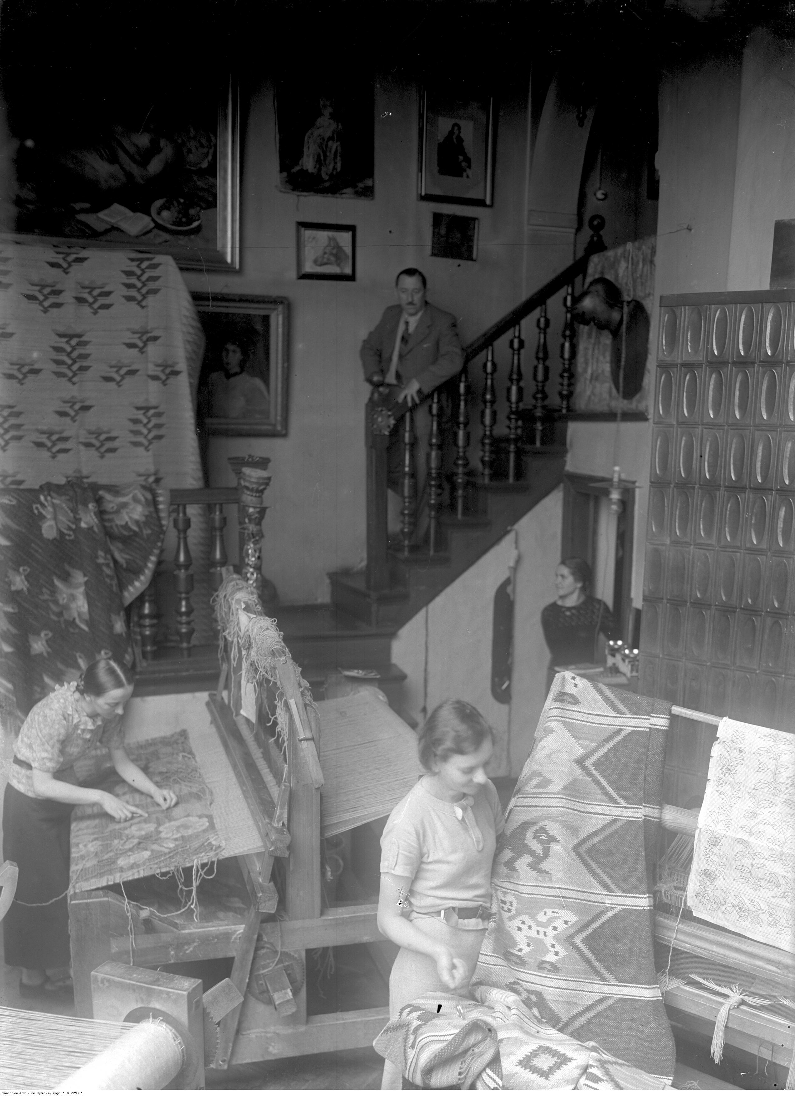 Pracownia przy Starowiślnej 10 w czasach funkcjonowania pracowni kilimiarskiej Teodora Grotta, 1937 rok, źródło: Narodowe Archiwum Cyfrowe